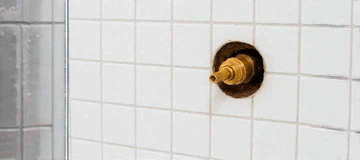 CHUVEIRO PINGANDO: ENTENDA E SAIBA COMO RESOLVER